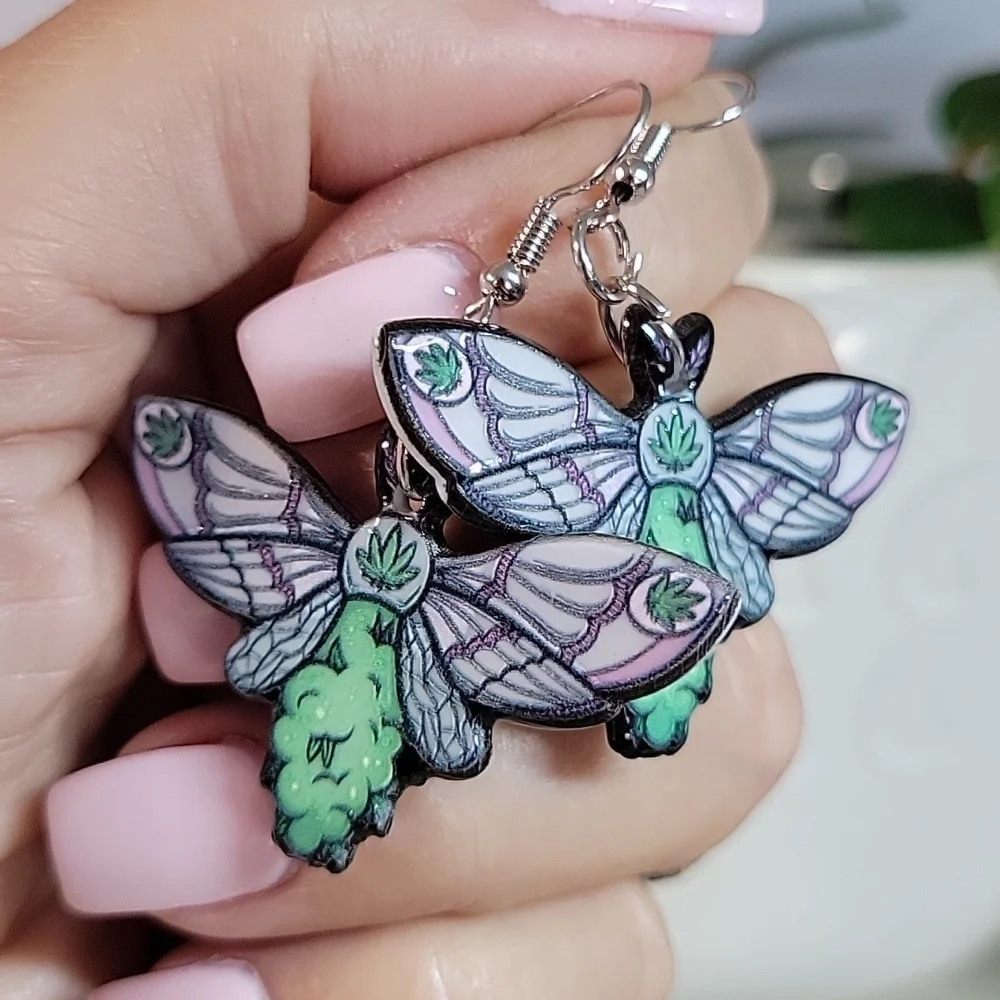 Winged Hemp 420 Drop Earrings - Picture 5 of 6